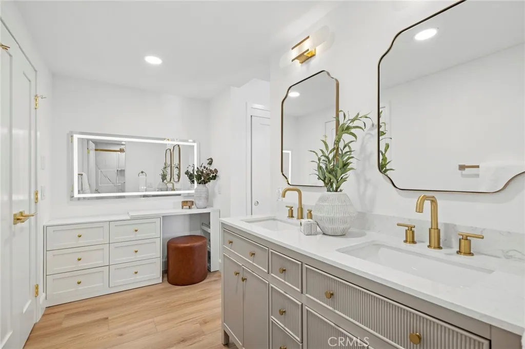 10222 Deerhill, Santa Ana, California 92705 home-pic-17